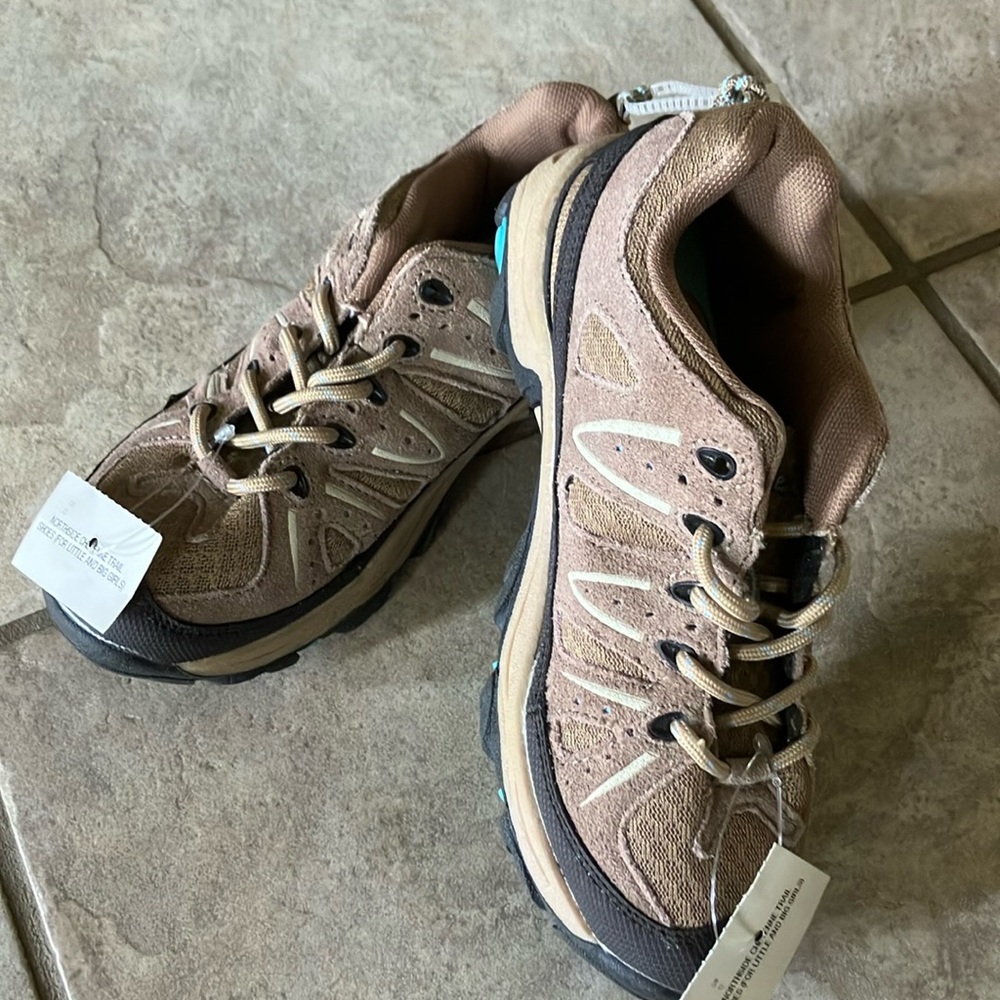 🏖️NWT Northside girls trail/hiking shoes size 3